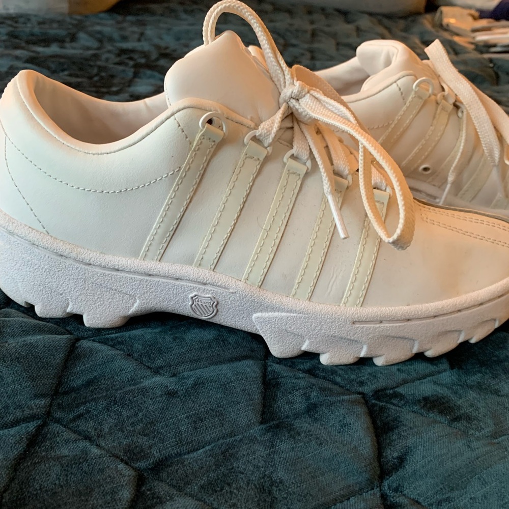 K-Swiss size 8 leather shoes